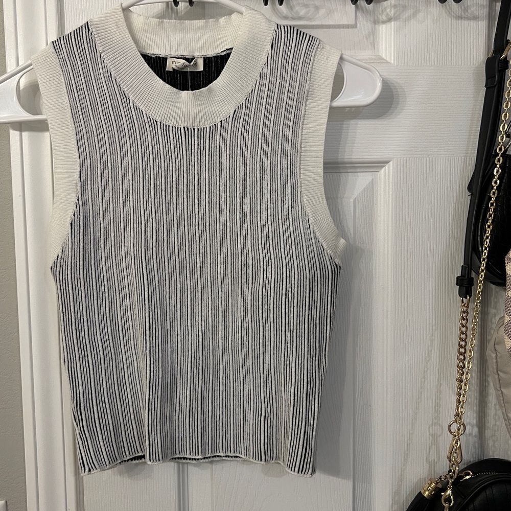 Ribbed Tank
